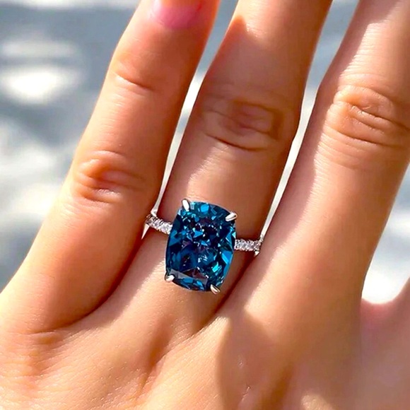 π Silver Fashion Ring with Faux Blue Diamond - Picture 3 of 13